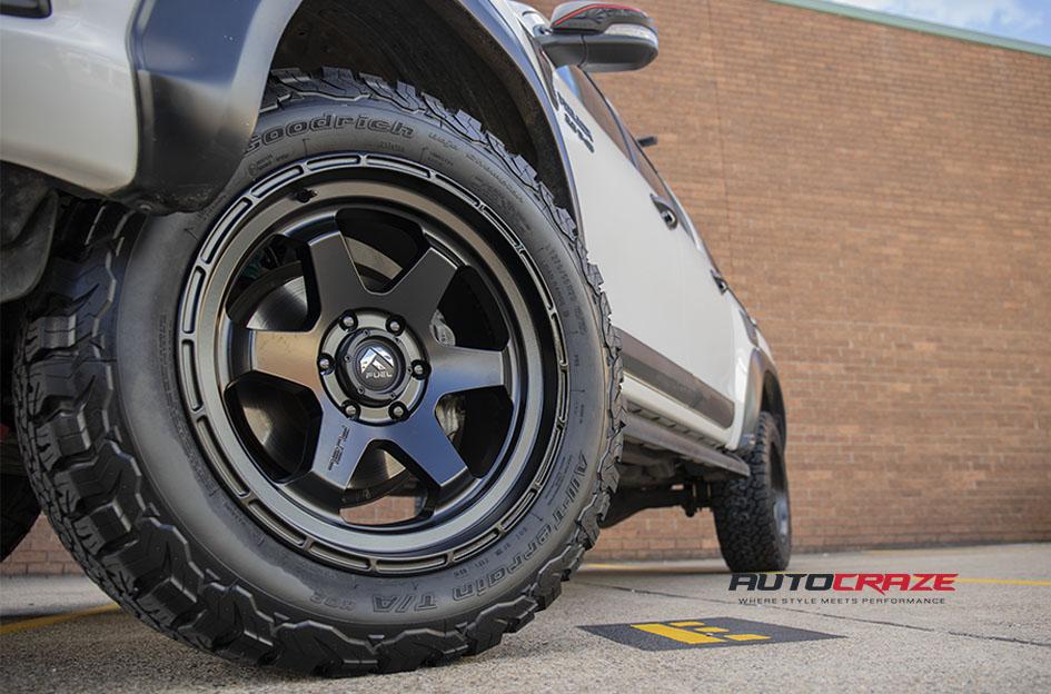 TOYOTA HILUX N80 4WD SHOK MATTE BLACK